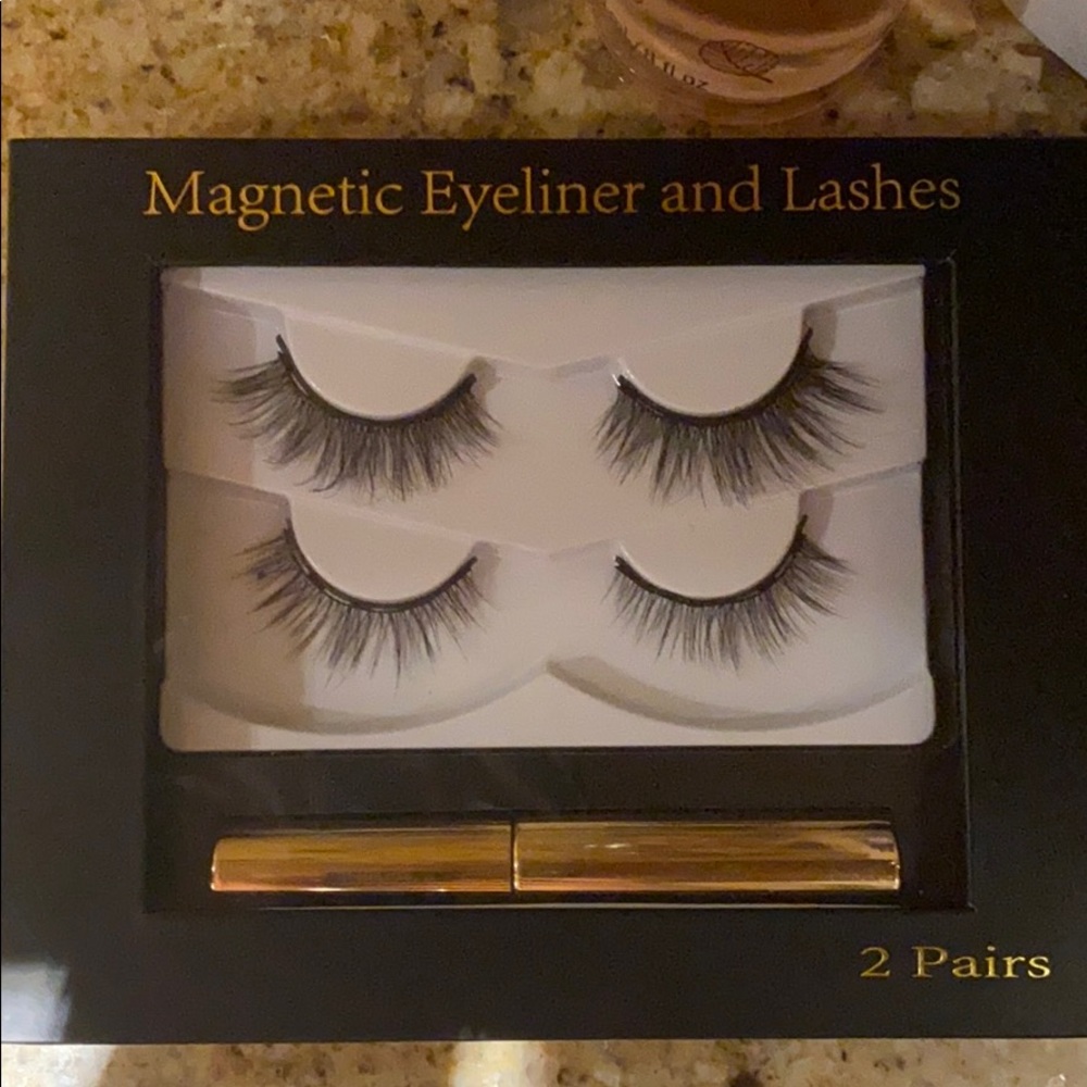 Magnetic eyelahses NEVER USED
